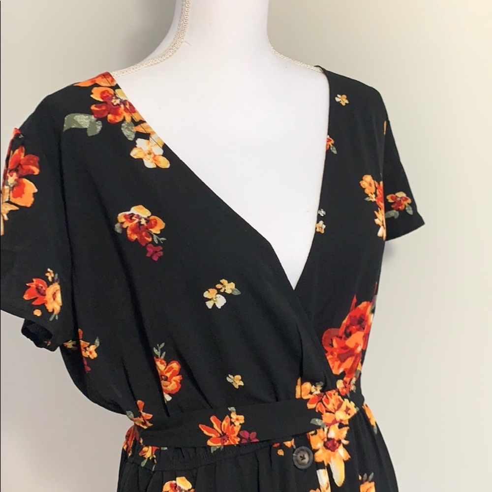 Black Floral Shortsleeved Dress